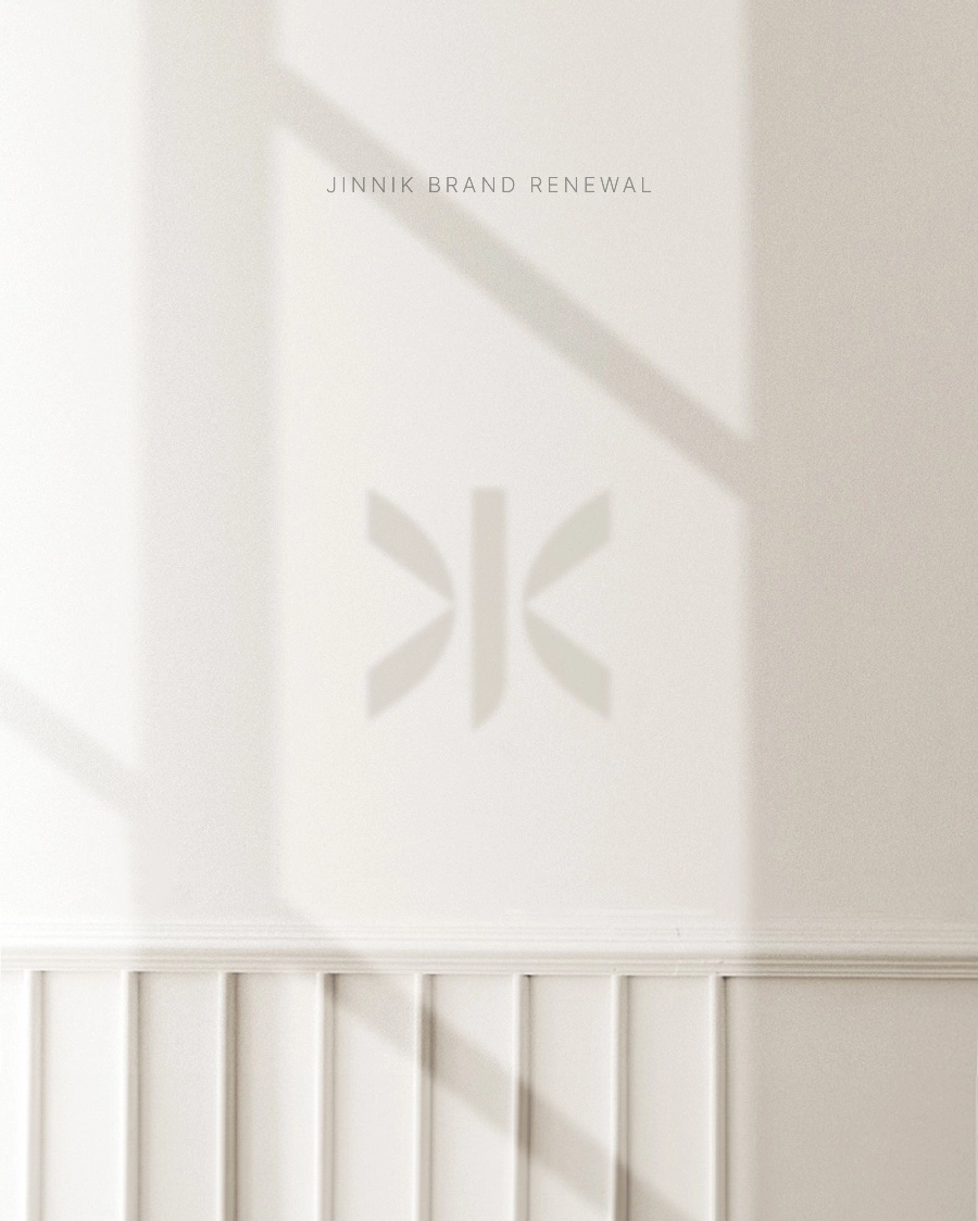 웨딩드레스 피팅 중인 신부 이미지